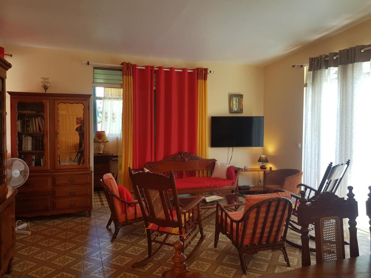 La Maison Aux Orchidees Petit-Bourg Exteriör bild